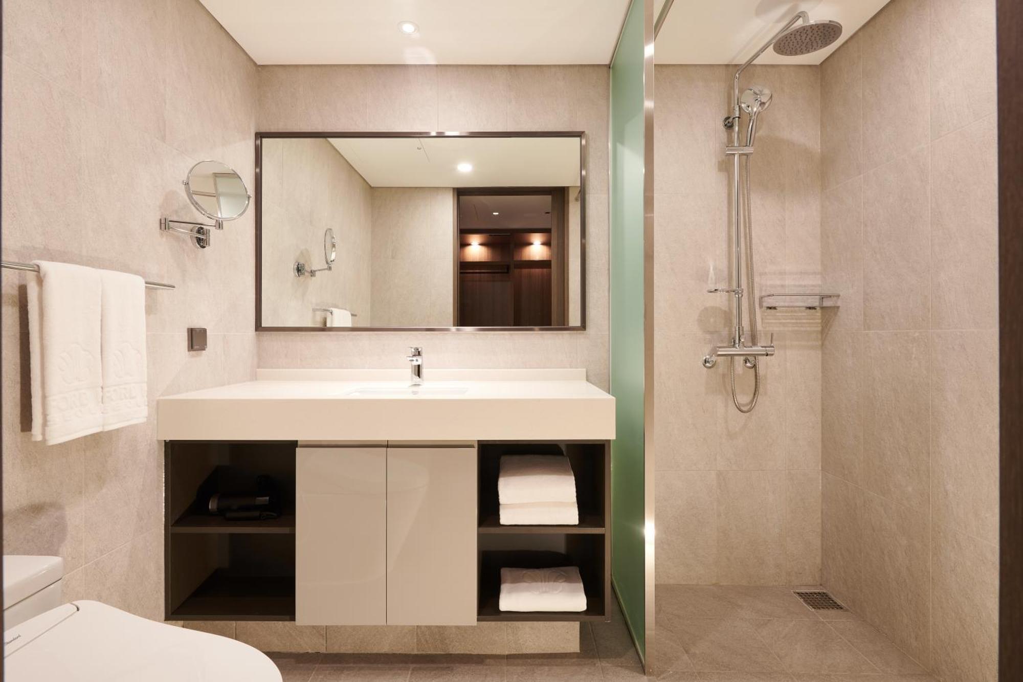 Hotel Stanford Myeongdong 3*